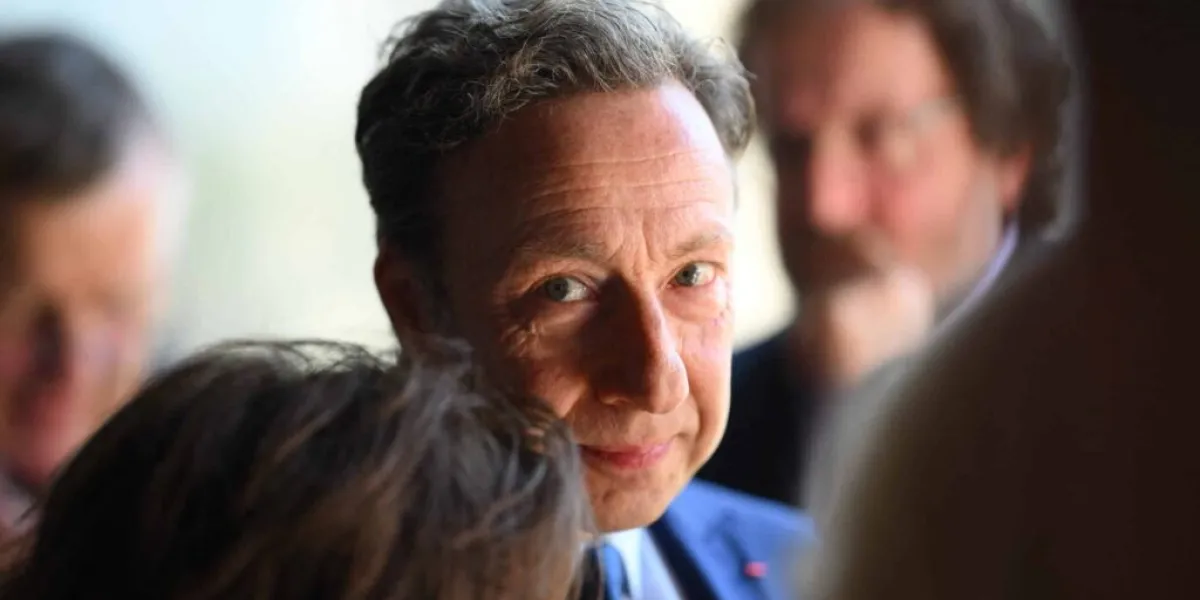 Stéphane Bern condamné à rembourser 232 000 euros à son associé