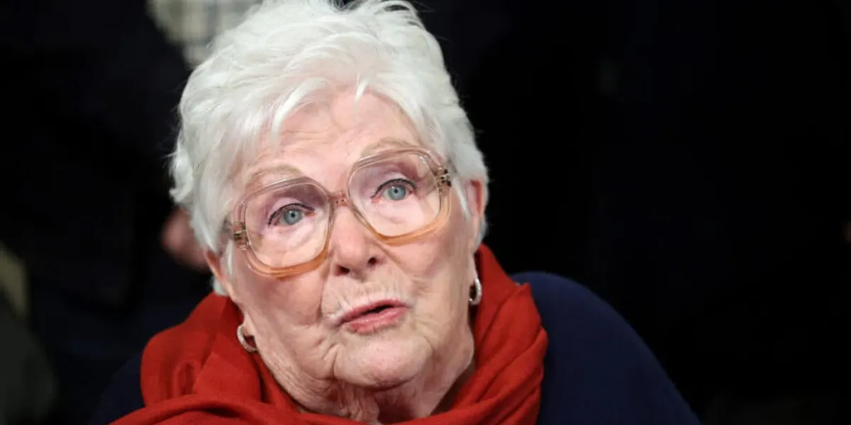 "Faites-le savoir à tout le monde" : Line Renaud, 97 ans, donne des nouvelles de sa santé