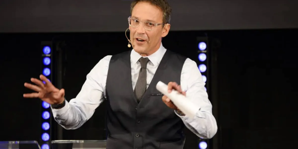 Julien Courbet déprogrammé en catastrophe