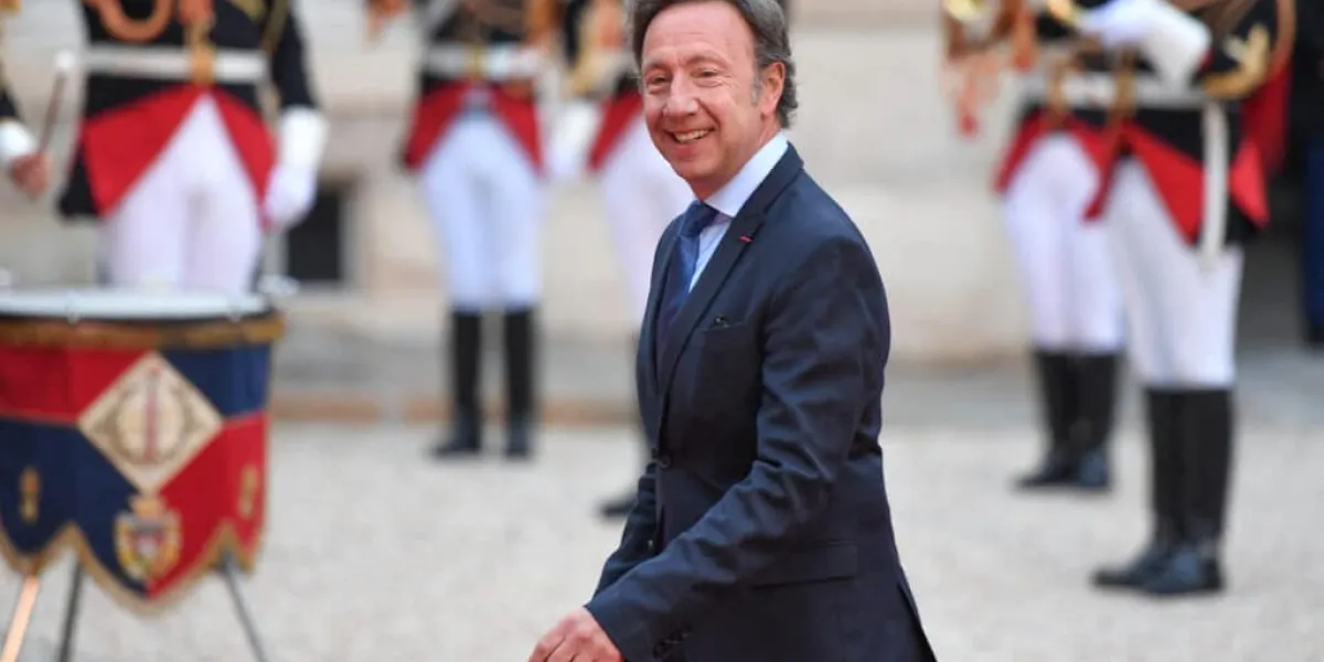 "Je suis contraint de..." : endetté, Stéphane Bern explique sa situation compliquée