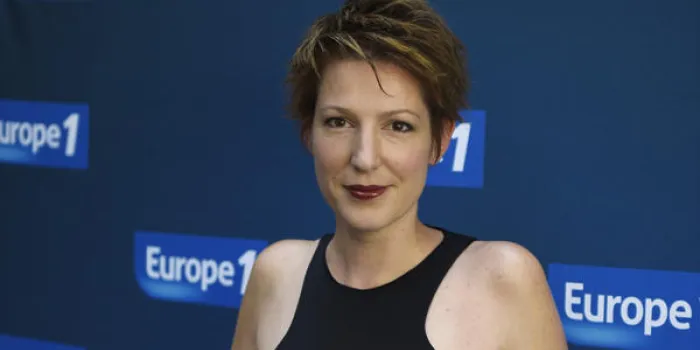 europe 1 animateur radio natacha polony pose lors d'un photocall, le 3 septembre 2014 à paris afp photo martin bureau