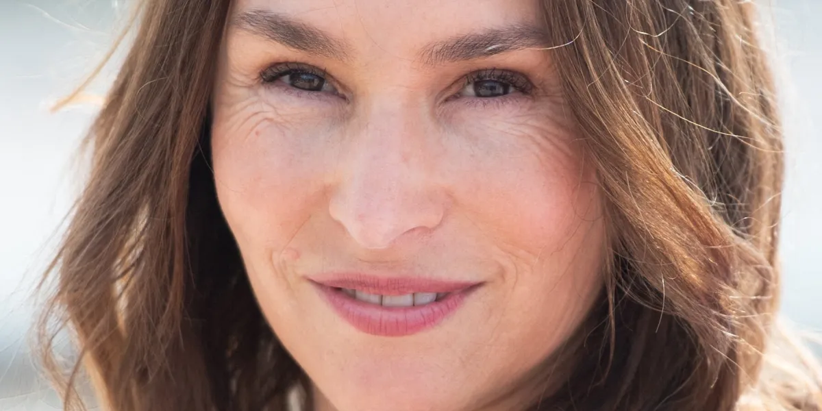 vanessa demouy au photocall ici tout commence dans le cadre du 7ème festival international cannesseries à cannes, france le 06 avril 2024 photo par aurore marechal abacapresscom