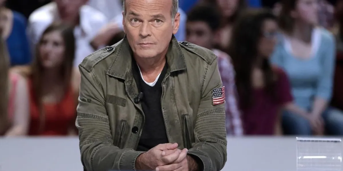 french actor laurent baffie attends the show le grand journal on the set of the french tv canal+ in paris on october 14, 2013 afp photo   kenzo tribouillard (photo by kenzo tribouillard   afp)
