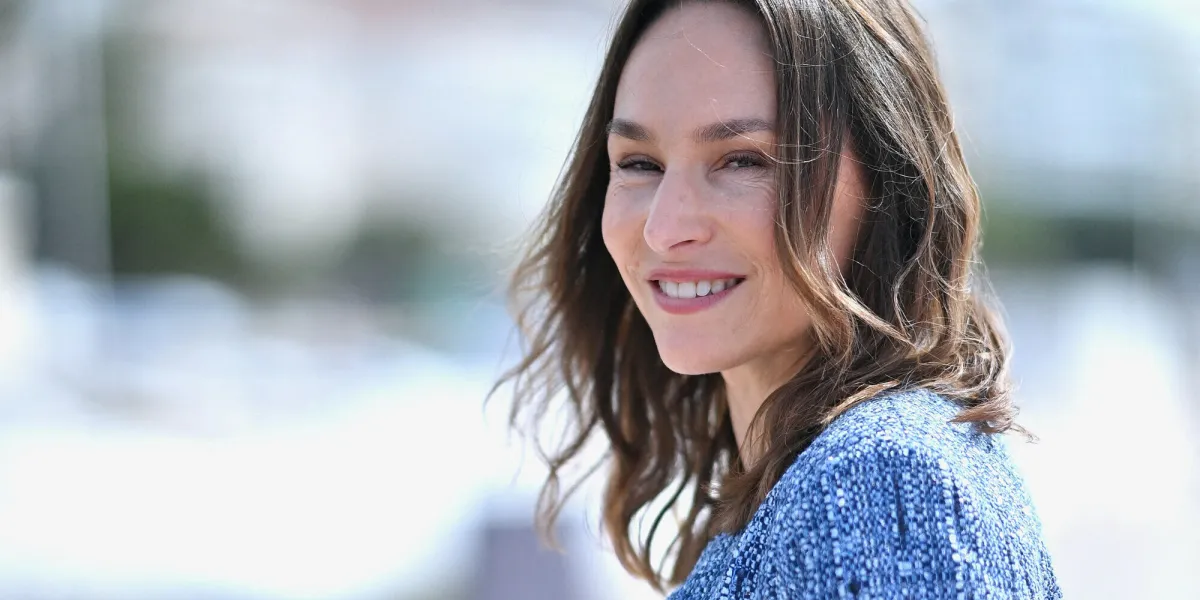 vanessa demouy participe au photocall ici tout commence lors du 7ème festival international de cannes le 06 avril 2024 à cannes, france photo by franck castel abacapresscom