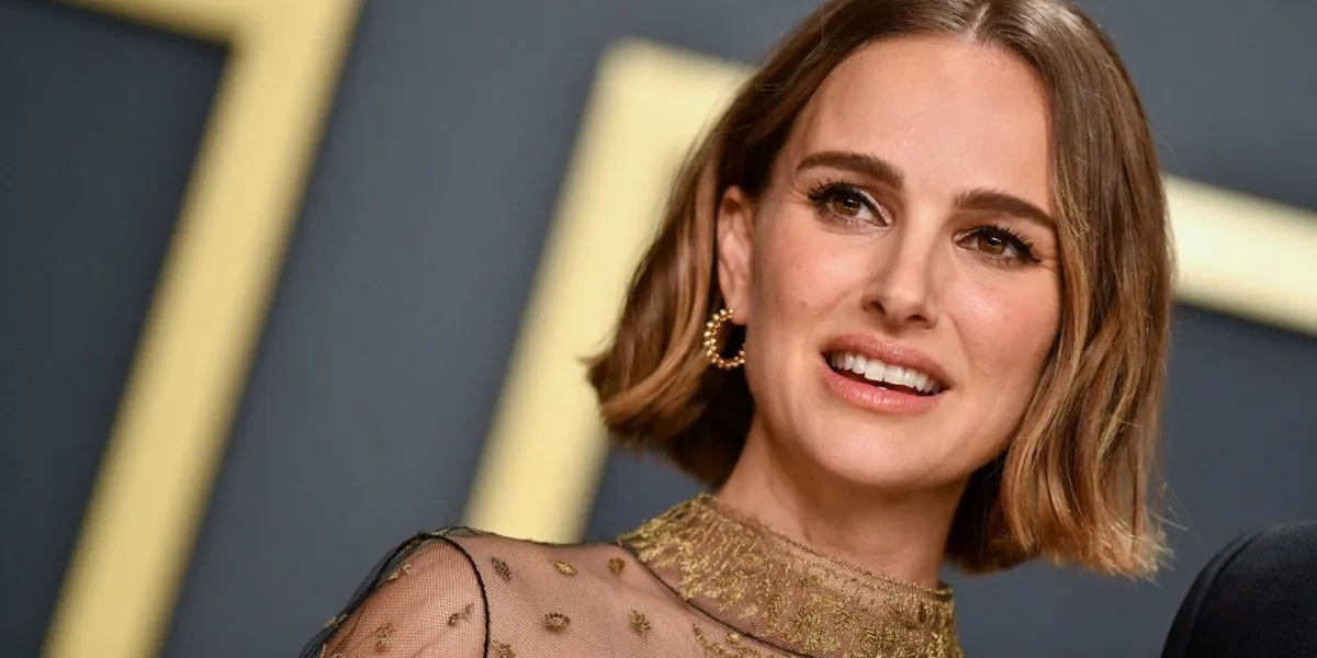 natalie portman poses in the press room during the 92nd annual academy awards (oscars) at hollywood and highland on february 09, 2020 in hollywood, california photo by lionel hahn abacapresscom , 719585 193 los angeles etats-unis united states