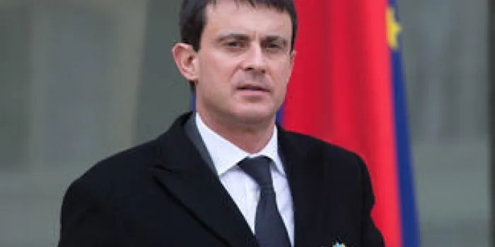 le ministre de l'intérieur français manuel valls quitte le palais présidentiel d'elysée après avoir assisté à la réunion hebdomadaire du cabinet à paris le 6 février 2013 afp photo bertrand langlois