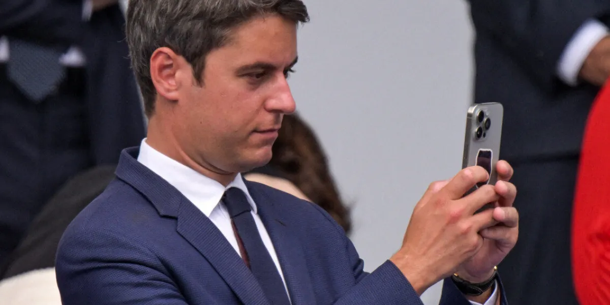 le premier ministre français gabriel attal assiste à la célébration du jour de la bastille et au défilé militaire, sur l'avenue foch, à paris, france, le 14 juillet 2024 photo par ammar abd rabbo abacapresscom