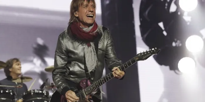 jean-louis aubert from french band les insus performs on the stage at the stade de france on september 15, 2017 in saint-denis, near paris (photo by thomas samson   afp)