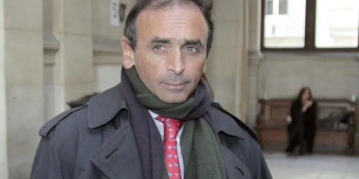 dossiers de politique des médias sociaux en france