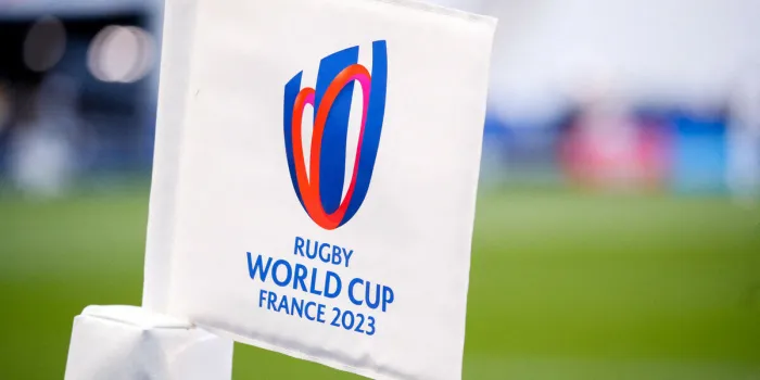 drapeau de la coupe du monde de rugby lors de la course du capitaine de l'équipe de france au stade de france le 7 septembre 2023 à paris, france photo by baptiste paquotabacapresscom