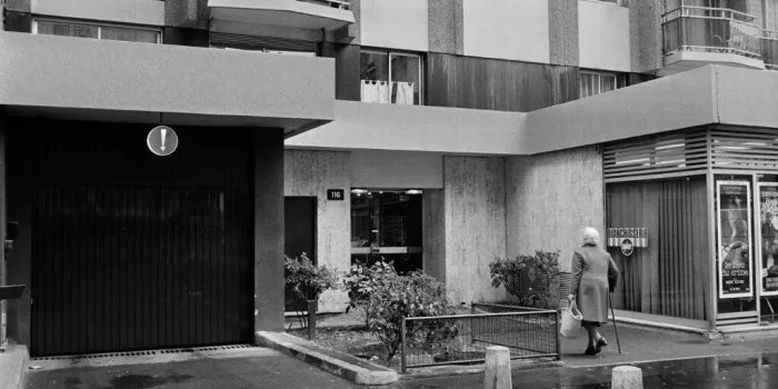 picture taken on may 6, 1986 in paris shows the building where the body of a murdered and raped 11 year old girl killed by francois verove known as le grêlé, was found (photo by pierre verdy   afp)