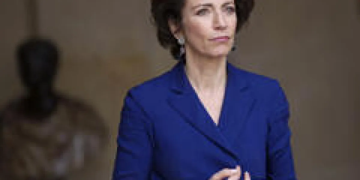 france politique allocation familiale soins