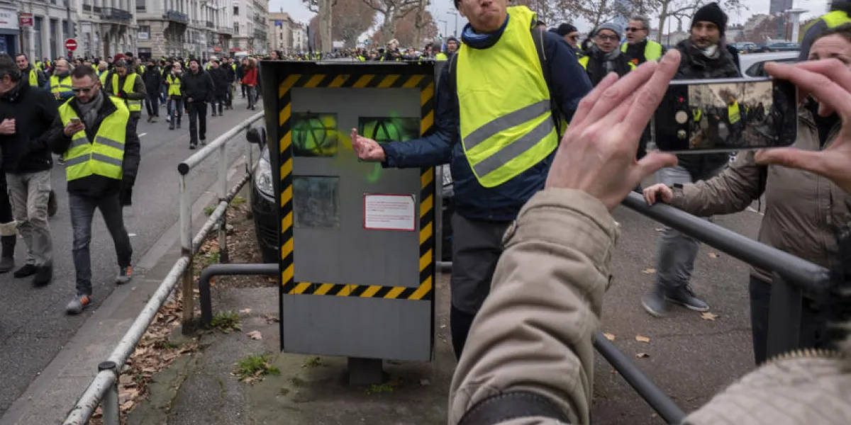 france politics social demo