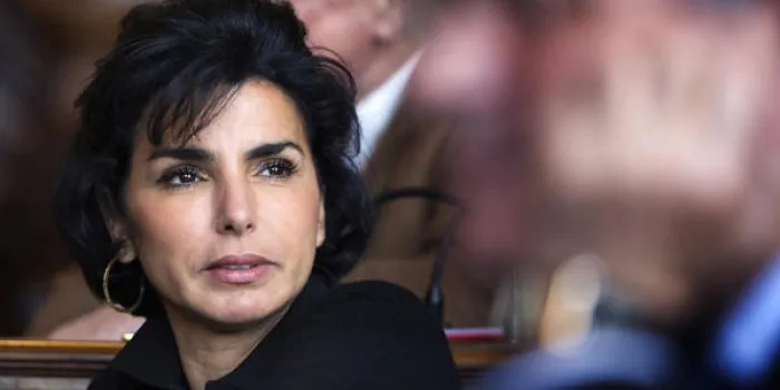 rachida dati après sa participation au conseil municipal de paris pour statuer sur la demande de réforme de l'école 2013-2014 augmentant le temps de classe des élèves du primaire, le 25 mars 2013, à la mairie de paris afp photo joel saget