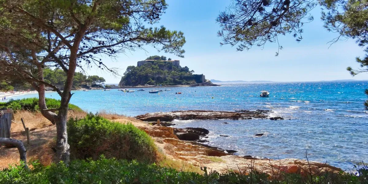 fort de brégançon is a state residence used as the official holiday resort of the president of the french republic