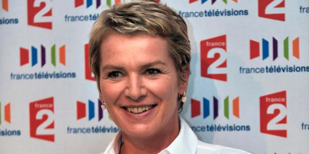 la journaliste elise lucet pose le 05 septembre 2011 à paris, lors de la conférence de présentation des grilles de rentrée de la chaîne publique de télévision, france 2 afp photo michel gangne