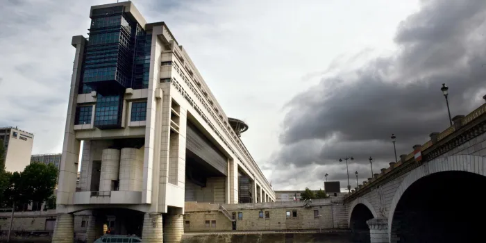 cette photo prise le 17 juillet 2009 à paris montre bercy finance et budget ministère afp photo loic venance