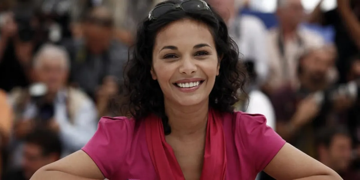 l'actrice française saida jawad pose lors du photocall de la conquête (la conquête) présentée hors compétition au 64e festival du film cannes le 18 mai 2011 à cannes afp photo guillaume baptiste