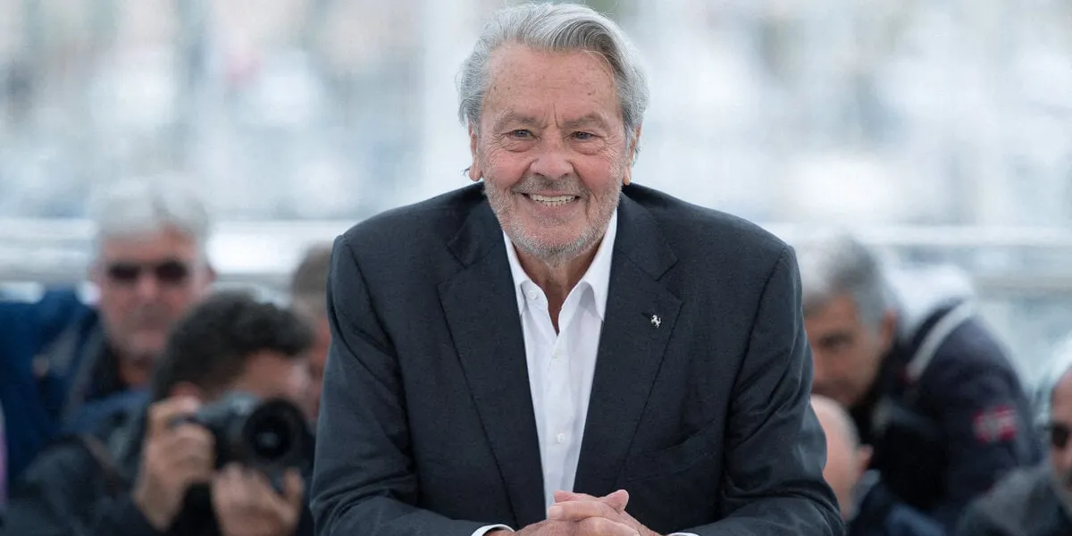 alain delon assistant au photocall rendez-vous avec alain delon dans le cadre du 72e festival international du film de cannes à cannes, en france, le 19 mai 2019 photo par aurore marechal abacapresscom