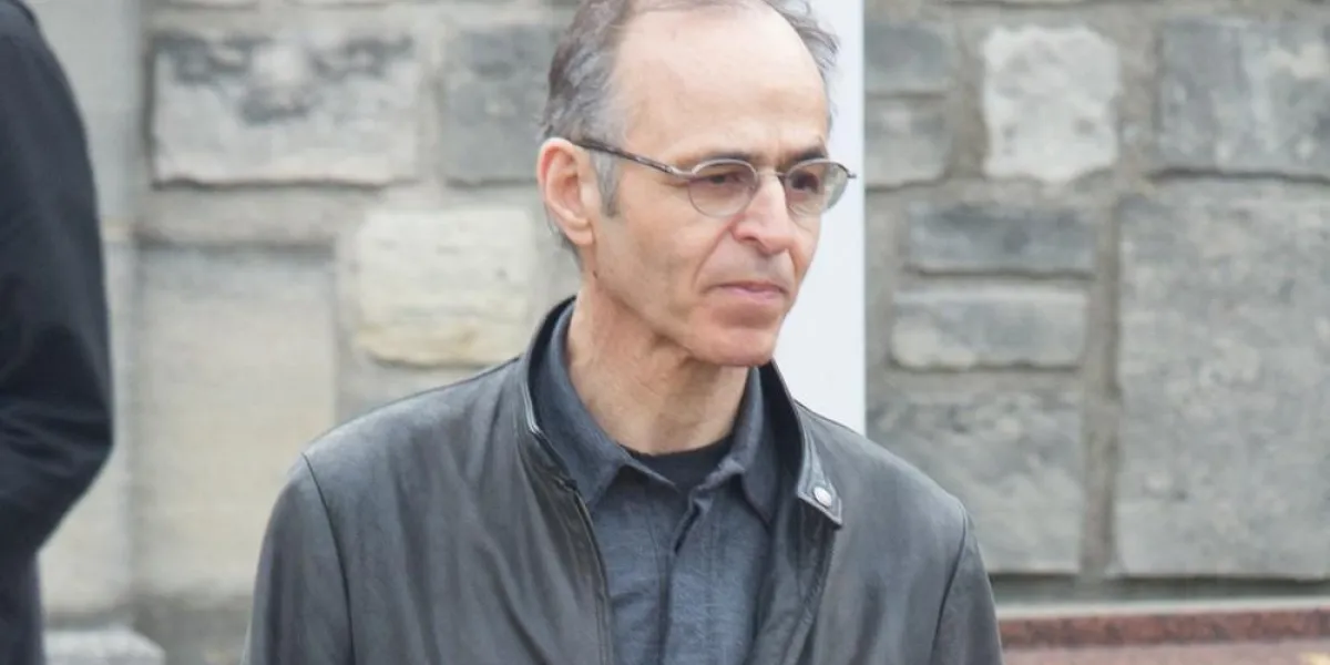 jean-jacques goldman lors des obseques de veronique colucci au cimetiere de montrouge, paris, france le 12 avril 2018 photo abacapresscom <motcle99> obseques enterrement funerailles funeral < motcle99> , 632617 073 paris france