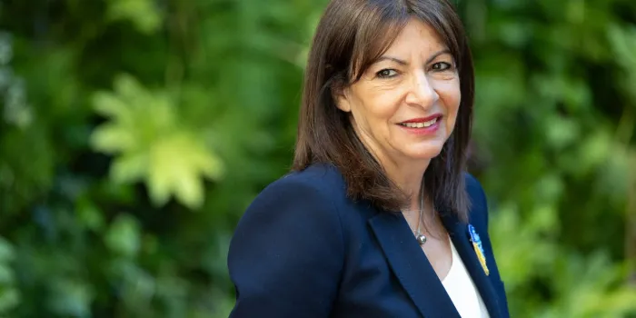la maire de paris anne hidalgo attend d'accueillir le président ukrainien avant une réunion à l'hôtel de ville de paris, le 7 juin 2024, dans le cadre de sa visite en france photo par raphael lafargue abacapresscom
