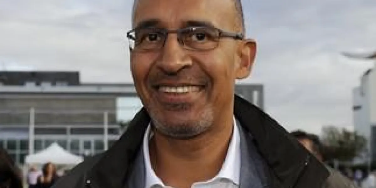 parti socialiste français (ps) du numéro 2, harlem desir arrive pour une table ronde le 25 août 2012 durant la universites d'ete, le congrès d'été ps tenue dans la ville côtière de l'atlantique de la rochelle afp photo jean-pierre muller