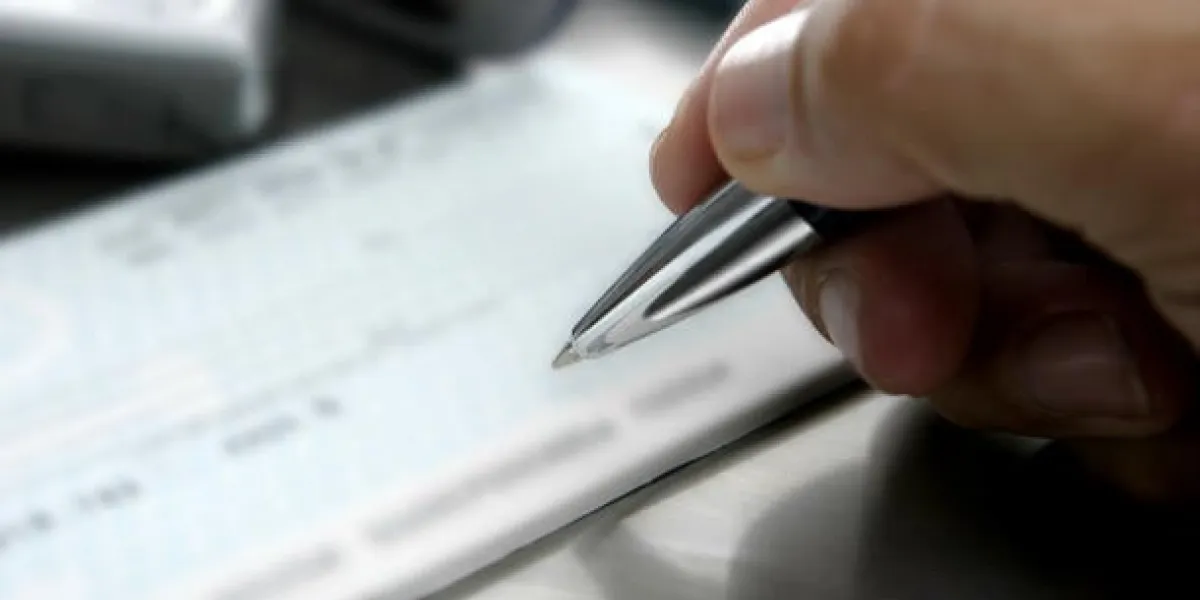 signer un chèque à chèque bancaire haute tous les anglais-micro 01-phase jpg