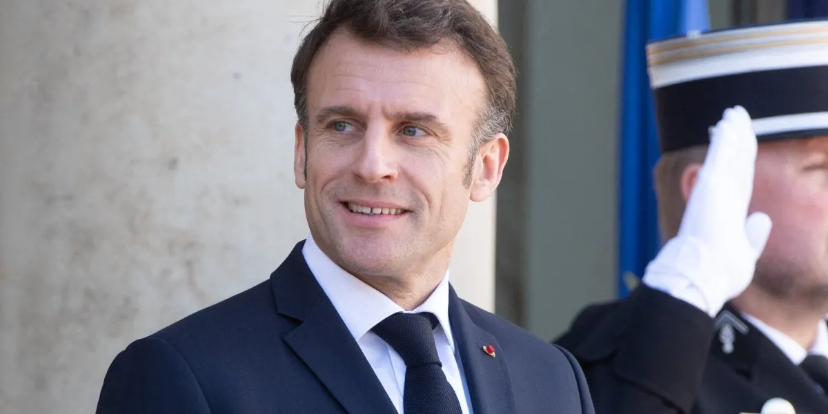 emmanuel macron receives ursula von der leyen - paris