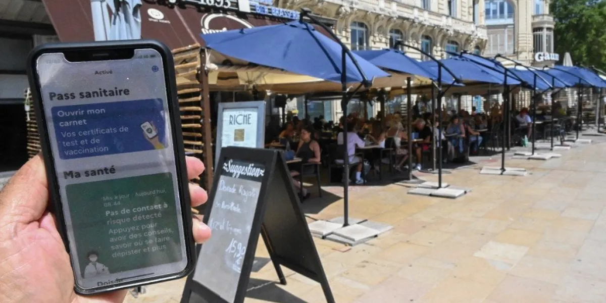 france health virus sanitary pass