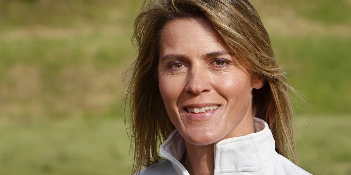 nathalie simon filming 'la carte aux tresors' in rochefort