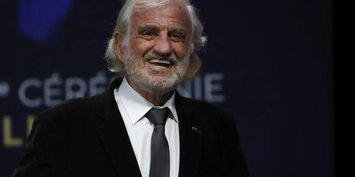 french actor jean-paul belmondo addresses the audience at the 23rd lumieres awards ceremony at the institut du monde arabe (arab world institute) in paris, on february 5, 2018   afp photo   patrick kovarik