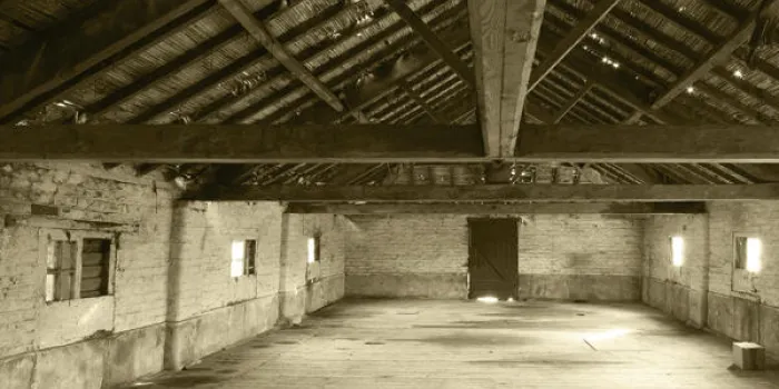 ancien intérieur de la grange - effet sépia