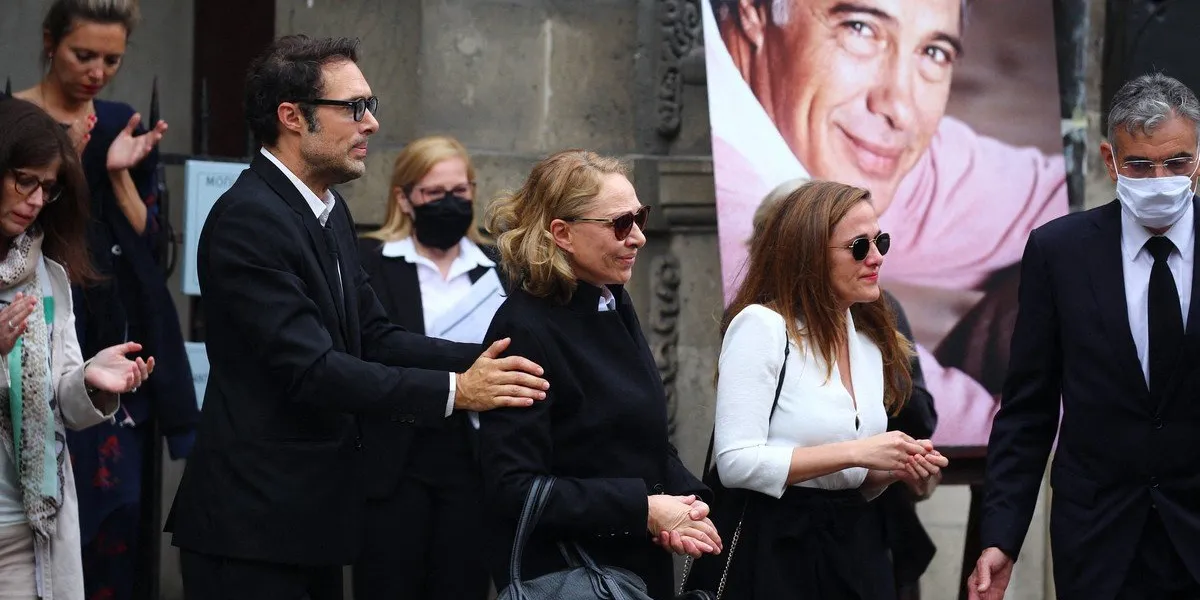 guy bedos funeral exit - paris