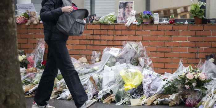 tribute to louise in front of her school - epinay-sur-orge