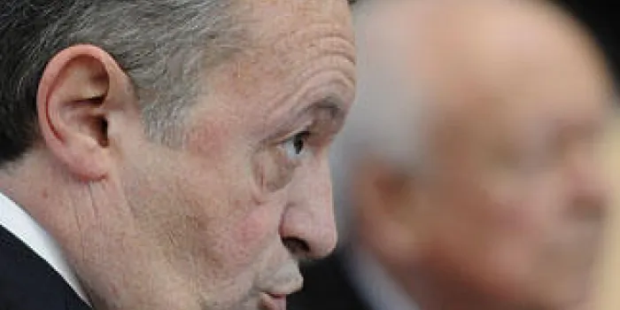 chef du conseil général du jean-noel bouches-du-rhônes guerini prononce un discours après avoir signé une convention de partenariat entre la ville de marseille et le conseil général, le 17 décembre 2012 à marseille photo boris horvat afp