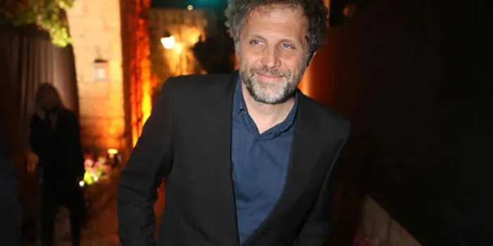 le journaliste français stéphane guillon arrive à la chaîne + soirée du 65ème festival du film cannes le 18 mai 2012 à cannes afp photo loic venance