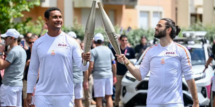 thierry dusautoir lors de la cérémonie d'accueil de la flamme des jeux olympiques le 23 mai 2024 à bordeaux, france photo par loic cousin icon sport abacapresscom