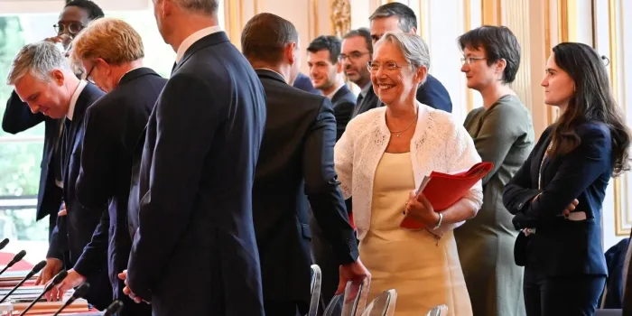 le premier ministre elisabeth borne assiste à une réunion du comité interministériel de l'outre-mer à matignon, à paris, le 18 juillet 2023 photo by eric tschaen pool abacapresscom