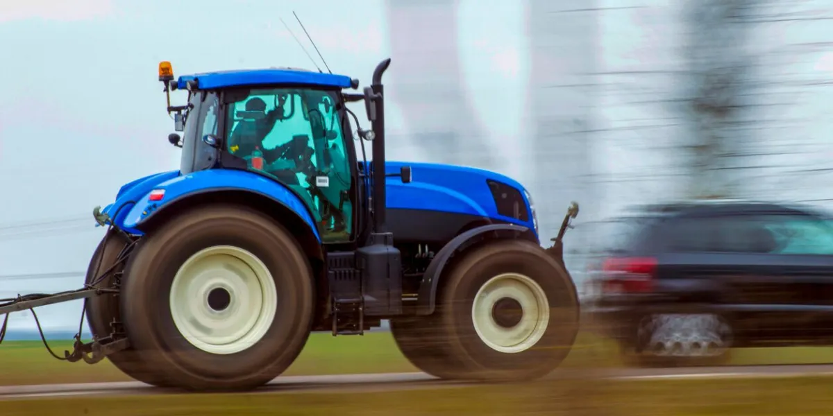 tractor hastily goes on field