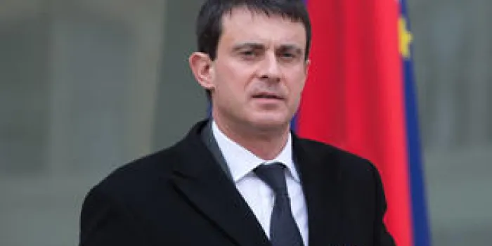 le ministre de l'intérieur français manuel valls quitte le palais présidentiel d'elysée après avoir assisté à la réunion hebdomadaire du cabinet à paris le 6 février 2013 afp photo bertrand langlois
