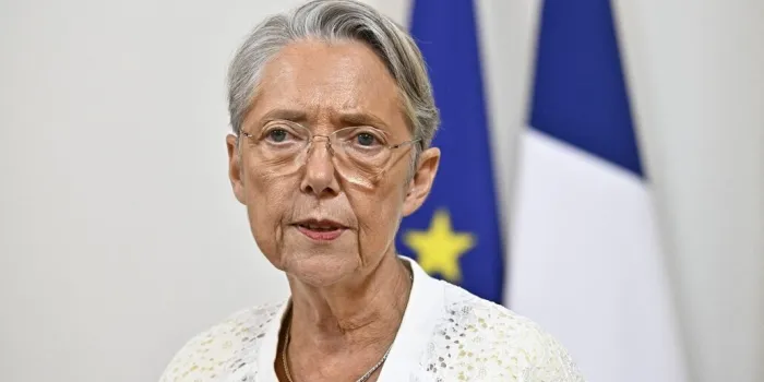 le premier ministre elisabeth borne participe à une conférence de presse lors d'un comité interministériel sur la sécurité routière à l'hôtel de matignon à paris, france, le 17 juillet 2023 photo by eric tschaen pool abacapresscom