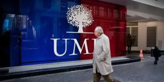 © marlene awaad   ip3, paris, le 4 janvier 2012 - facade du nouveau siege de l ump, dans le 15eme