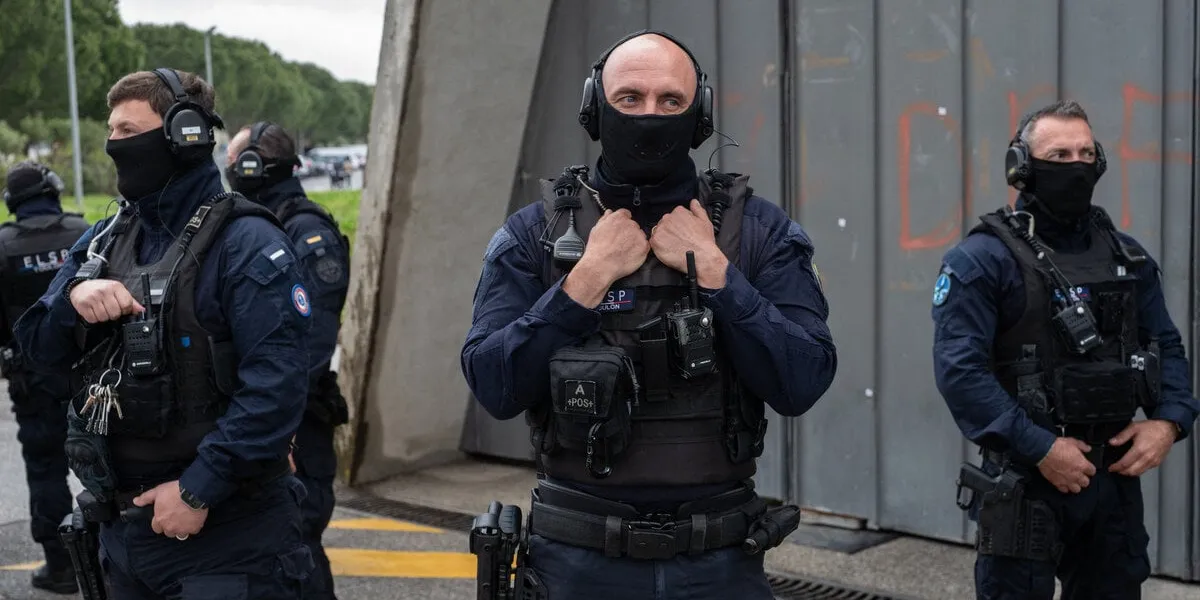 gerald darmanin a la prison de toulon-la farlede