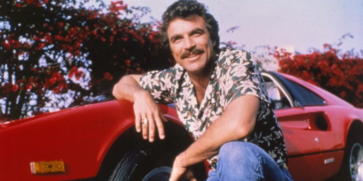 tom selleck as magnum and his famous ferrari in tv show magnum on august, 1982 photo by dpa abacapresscom <motcle99> look hawai hawaii look look homme < motcle99> , 556164 003 etats-unis united states