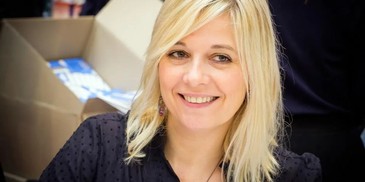 brive (19)   flavie flament a la 35eme foire du livre de brive (06 11 2016)