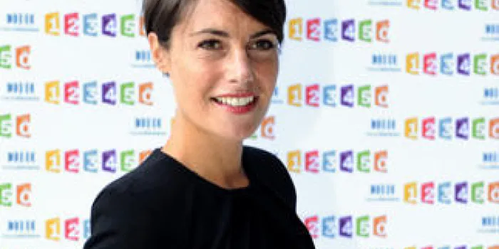 la journaliste et animatrice française alessandra sous-loue pose lors d'un photocall à la suite de la conférence de presse de la nouvelle télévision de la france au siège du groupe le 31 août 2011 à paris afp photo miguel medina