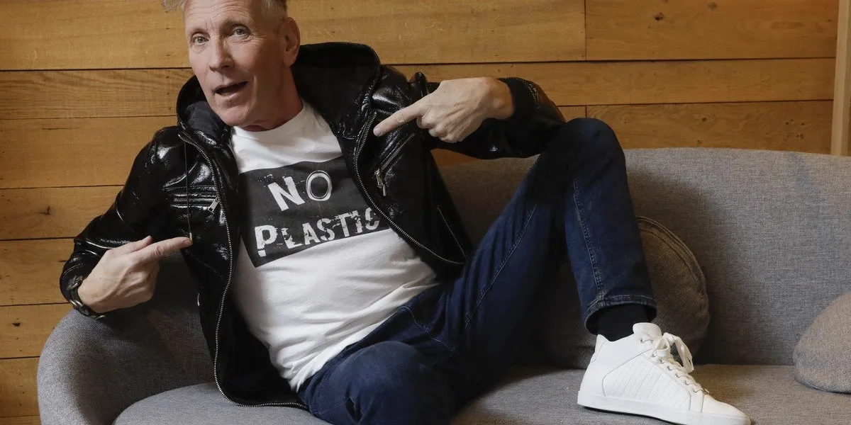 plastic bertrand at radio nostalgie - brussels