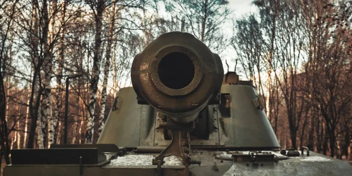 russian tank cannon front view close up
