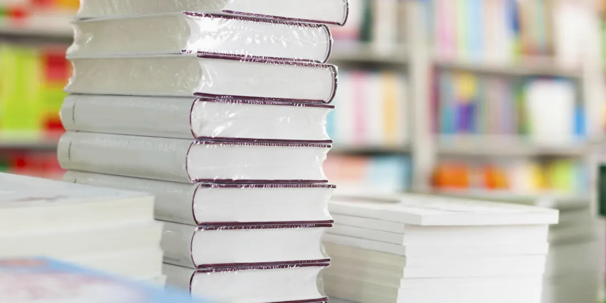 gros plan de livres de bibliothèque