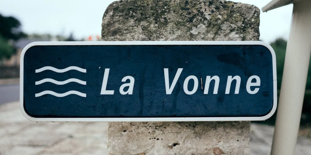 illustration de vues de vivonne aj